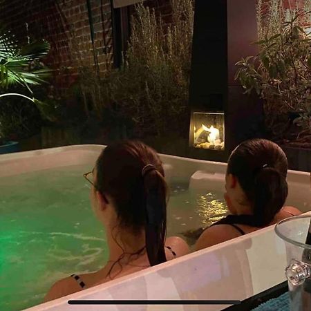 Le Jacuzzi De Marie Daire Tourcoing Dış mekan fotoğraf